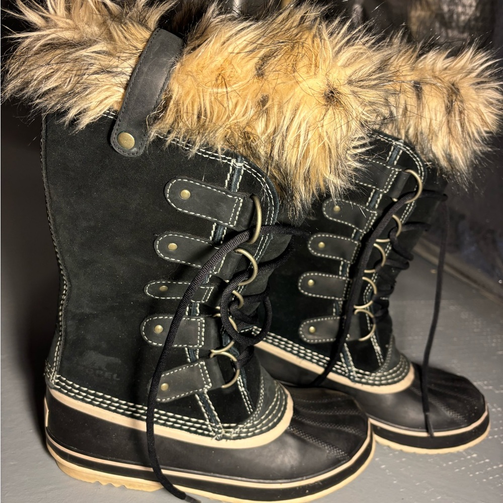 Fur-Lined Sorel Winter Boots Women’s Size 8